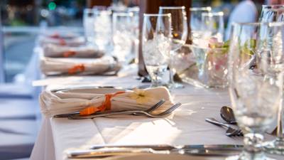 Table dressée pour un mariage