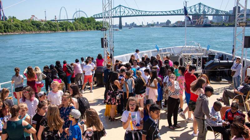 Enfants sur la terrasse du AML Cavalier Maxim